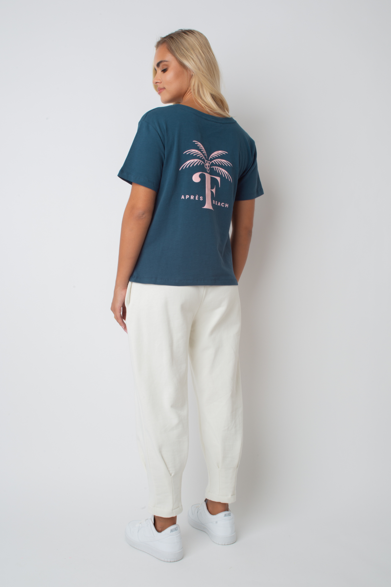 Apres Beach Marine Blue T -Shirt mit rosa Palmendruck - Manuel