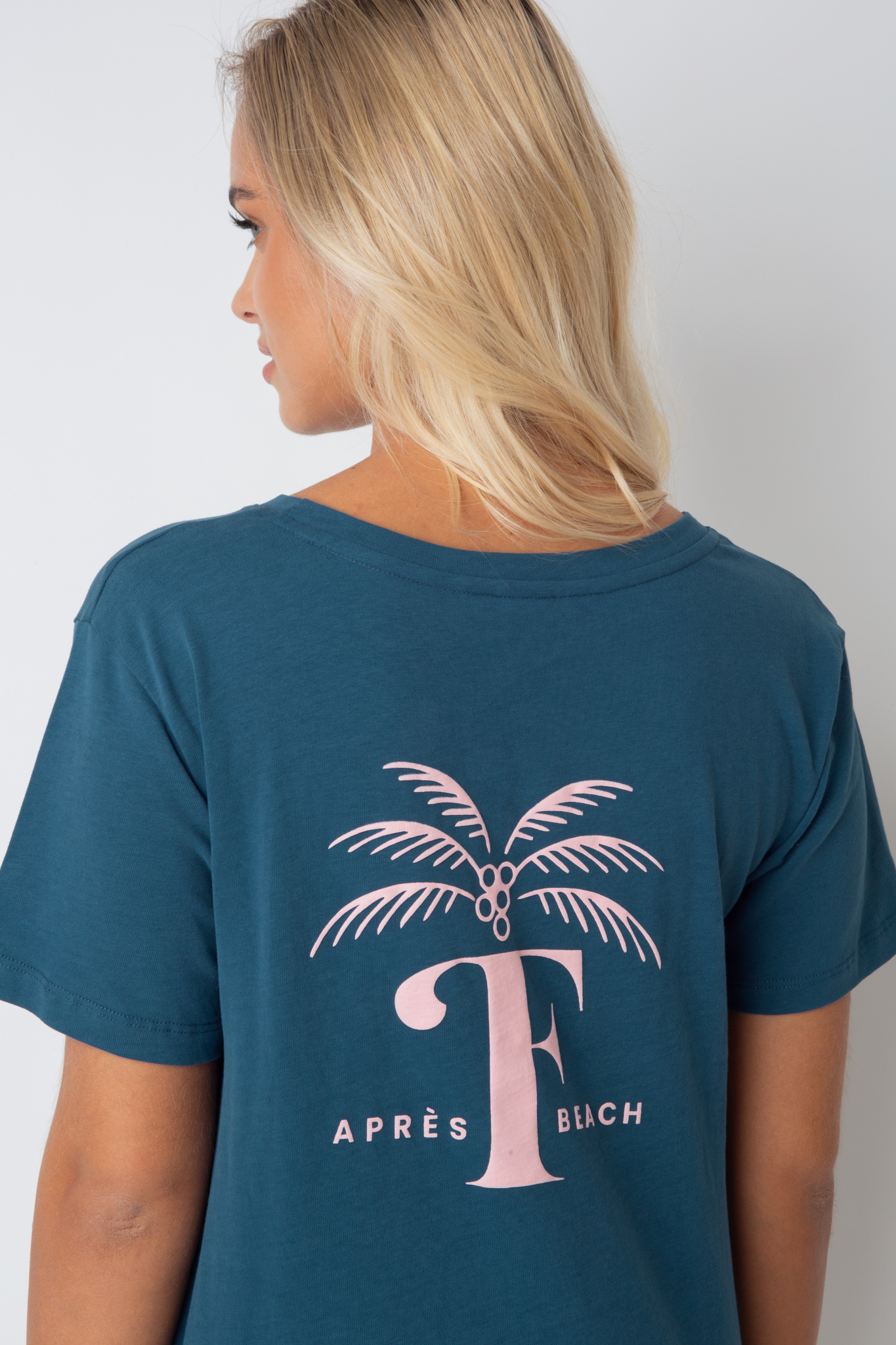 Apres Beach Marine Blue T -Shirt mit rosa Palmendruck - Manuel